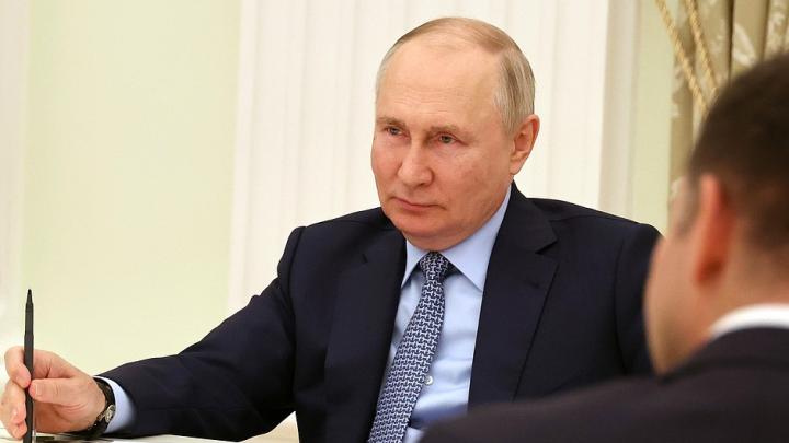 Почувствовал гордость: Путин восхитился работой строителей в Мариуполе