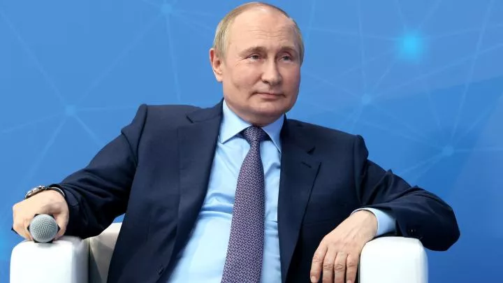 Владимир Путин не может сдержать эмоций от появляющихся народных символов СВО — Песков