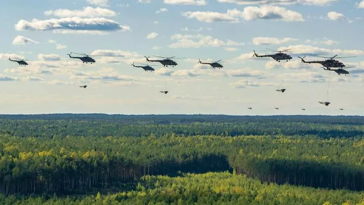 Литовские вертолеты ведут слежку за российскими поездами — WSJ 