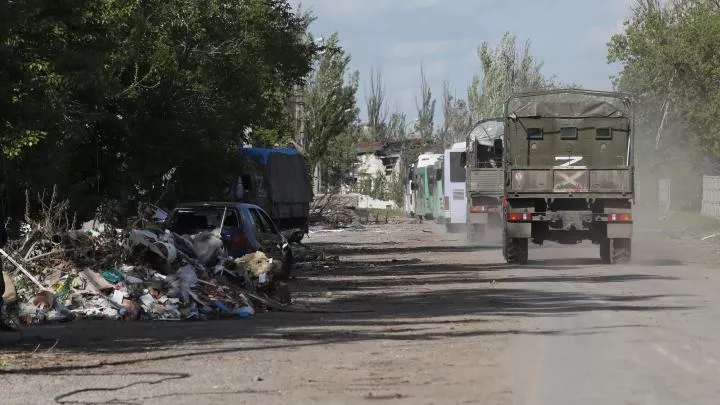 В филармонии Мариуполя начали варить клетки для трибунала над нацистами Азова*