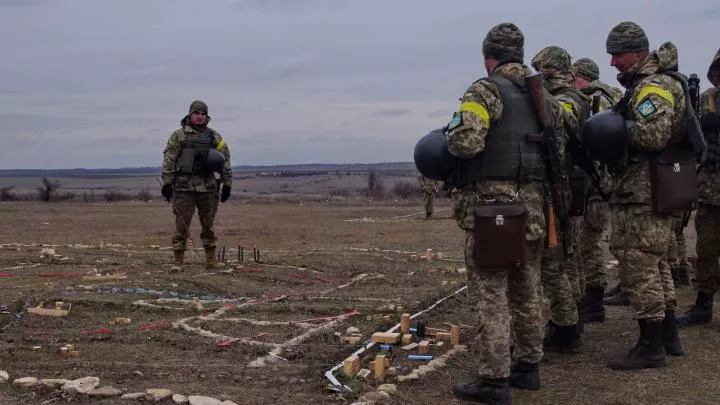 Украинский пленный раскрыл секрет пристёгнутых к столбам украинских солдат