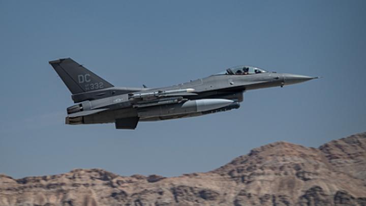 Украина сможет использовать F-16 только на своей территории – Минобороны Дании