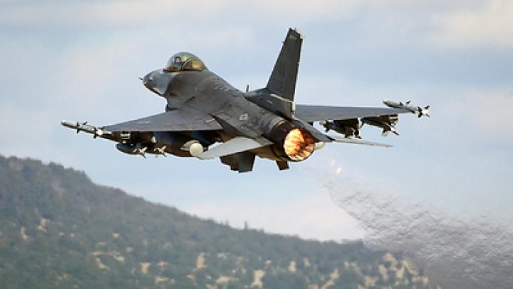 НАТО не собирается отправлять своих пилотов F-16 на Украину – The Times
