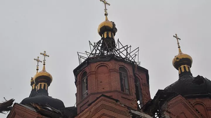 Житель Соледара рассказал о намеренных ударах по церкви военных с Западной Украины