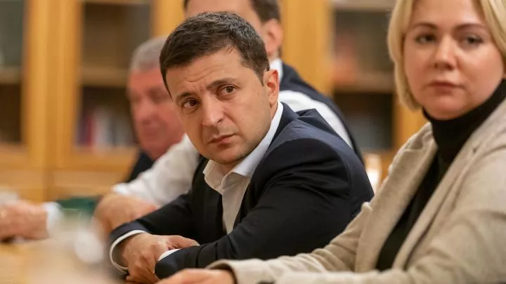 Зеленский подписал закон о продлении срока действия военного положения
