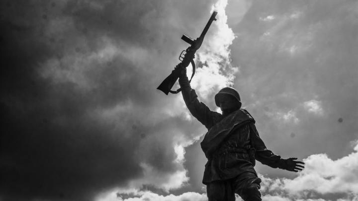 Кровь за каждый сантиметр. В Донецке поставили памятник Защитникам Донбасса