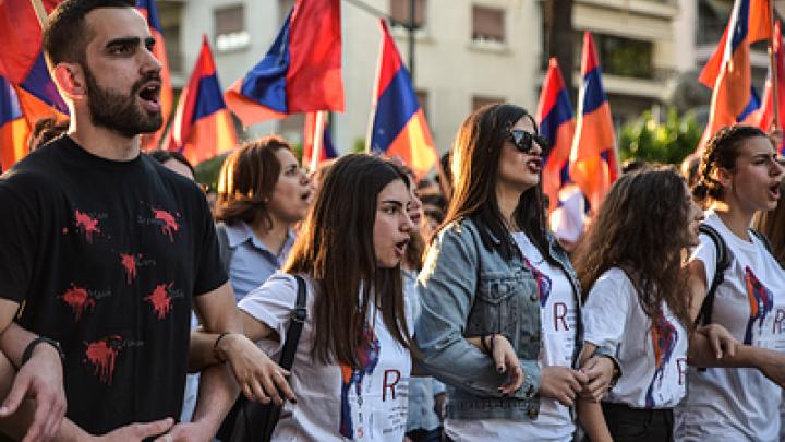 Резать русских у посольства: В Ереване требуют отставки Пашиняна. Работают провокаторы