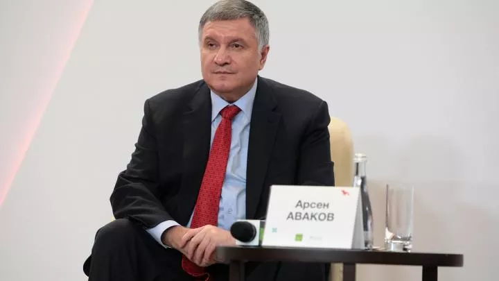 СБУ проводит обыски у экс-главы МВД Авакова