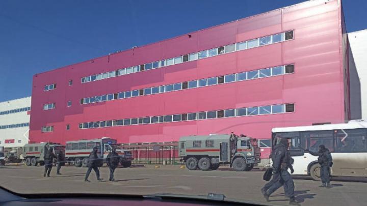 Минимум 40 задержанных: Полиция провела рейд в Электростали на складе WB. Угроза нового теракта все еще сохраняется