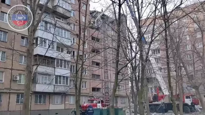 Пострадавшая от обстрела ВСУ многоквартирного дома в Донецке девочка впала в кому