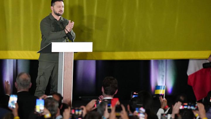 Братья по оружию: Зеленский приветствовал в Канаде украинского пособника Гитлера
