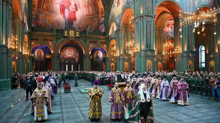 Патриарх Кирилл призвал русских проснуться и встать на защиту Отечества