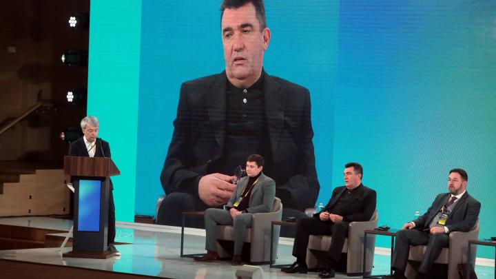 Глава СНБО Данилов ответил на слухи о том, что его дети находятся за границей