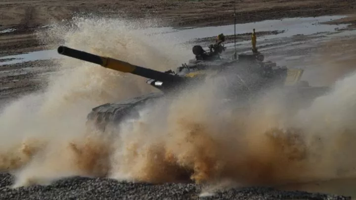 Боевики Азова* под видом эвакуации держали мирное население в заложниках — военнослужащий ДНР