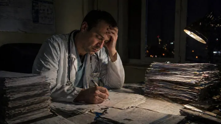 Этого указа ждали давно. Путин услышал врачей и учителей. Чиновники опять всё испортят?