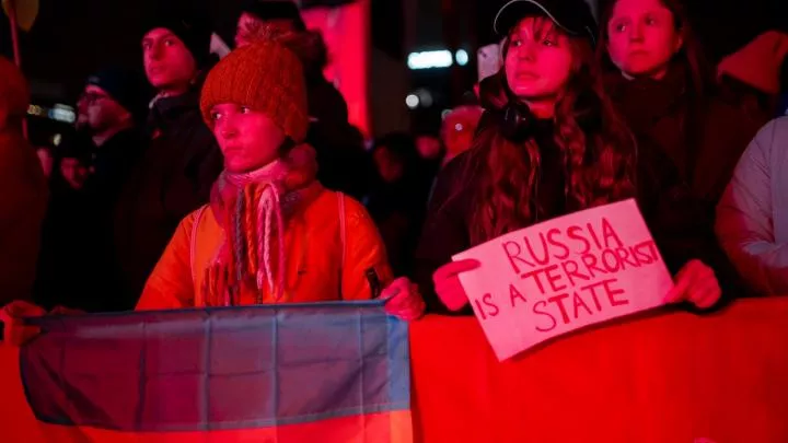 Поляков психологически готовят к конфликту с Россией – Корнилов