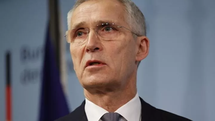 Столтенберг заявил о законности передачи Украине снарядов с ураном