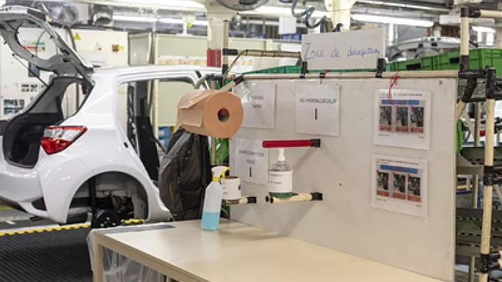 Toyota закрывает завод в России и увольняет сотрудников