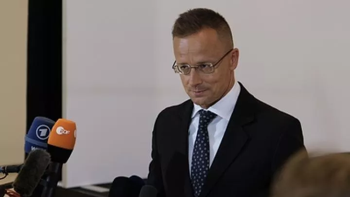 Говорить о членстве Украины в НАТО совершенно нереально – Сийярто