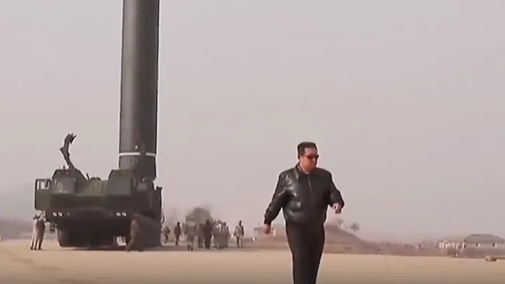 На Западе их прячут от прессы, а он не стал: Когда все уедут, приедет Ким. Для чего?