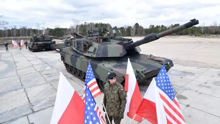США хотят бросить в костёр войны с Россией польское мясо: военкор Живов