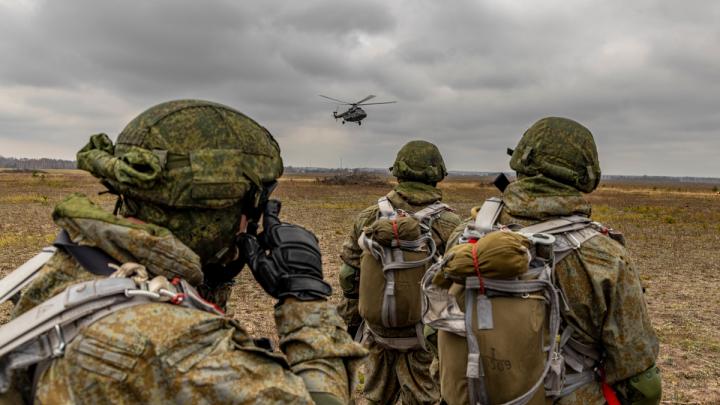 Взломанная Марьинка, в плен ползком у Работино, поле страха в Артемовском: Горячая сводка СВО