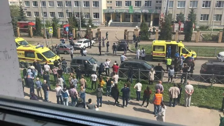 Девятиклассник устроил стрельбу в школе Санкт-Петербурга