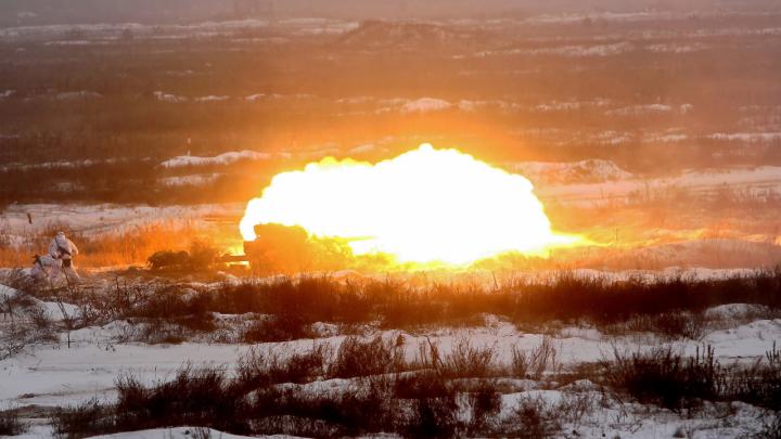 Донецк в капкане, броневики Кадырова, психоатаки на ВСУ и русское милосердие: Хроники денацификации без купюр 