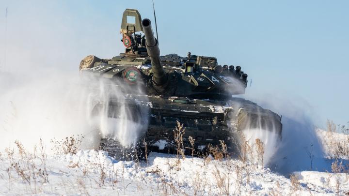 Русский танк разгромил укрепрайон ВСУ под Авдеевкой, облегченный Град в зоне спецоперации, Киев готовит гитлерюгенд: горячая сводка СВО
