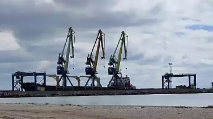 Морской порт в Мариуполе начал работать в повседневном режиме