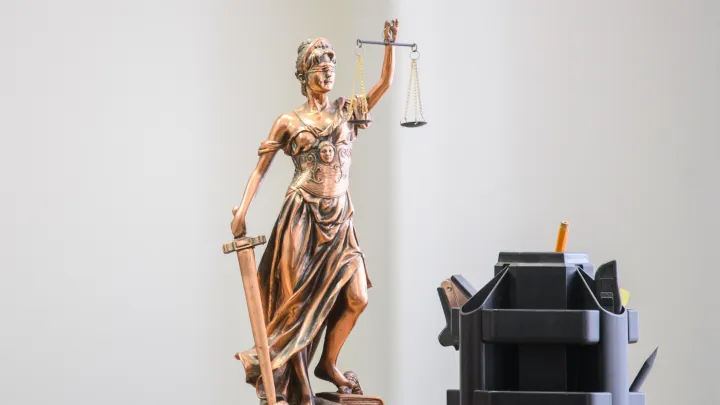 Биография Бориса Авакяна: что известно об экс-чиновнике Росреестра, сбежавшем из суда