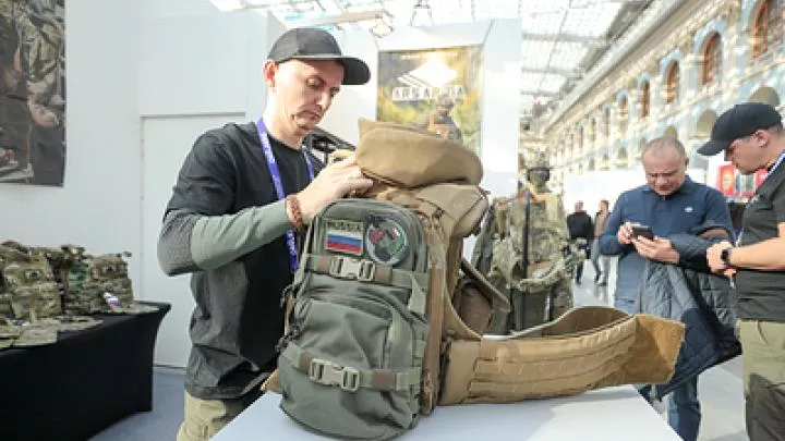 Калашников начал поставки новой военной формы в зону СВО