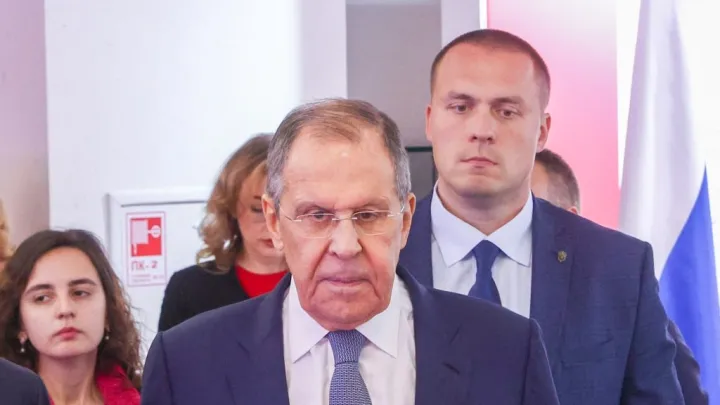 Китайцы в восторге: Лавров не стал слушать Трампа. А потом взял слово