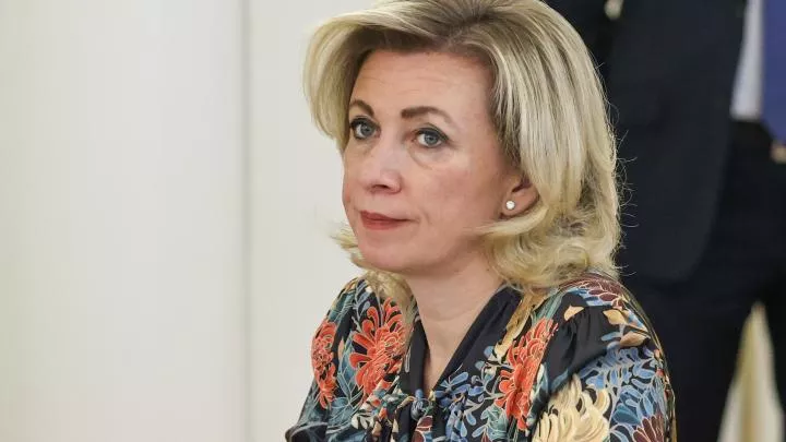 Зеленский стал бы достойным конкурентом участникам Евровидения – Захарова