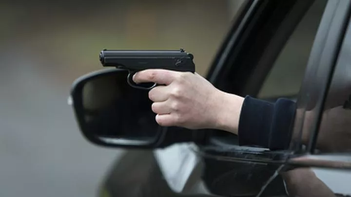 Боевики Азова* устроили стрельбу в центре Запорожья, есть жертвы – видео