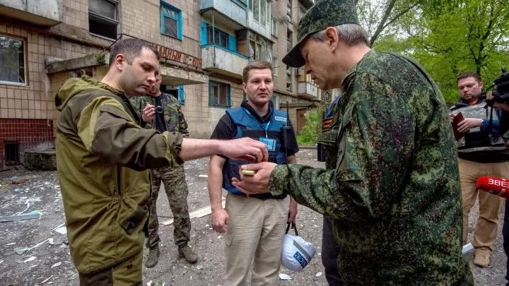 Украинские боевики лишены всех путей отступления от Северодонецка — Басурин