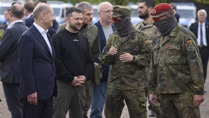 Украина выпрашивает вооружения заявлениями об ужасной цене контрнаступления – политолог