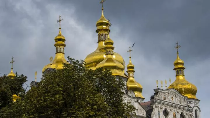 Православный киевлянин дал жесткий отпор украинским провокаторам у Лавры