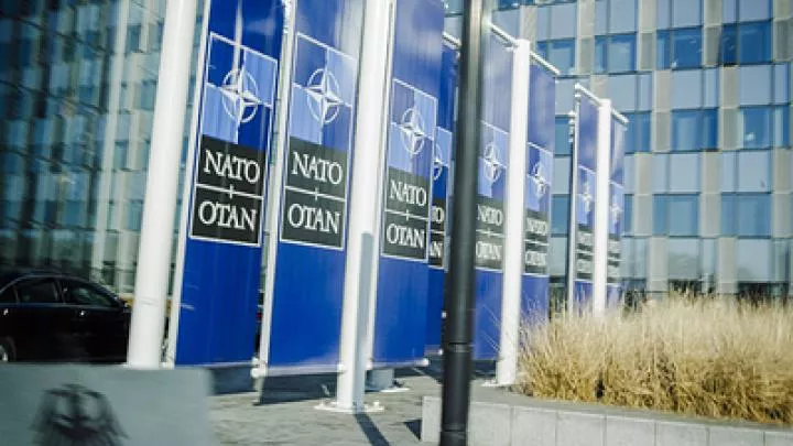 Запад хочет сделать Украину прокси-членом НАТО после конфликта – депутат ГД