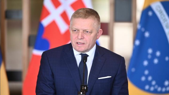 260 психиатров признали Фицо ненормальным. А он лишил Украину денег