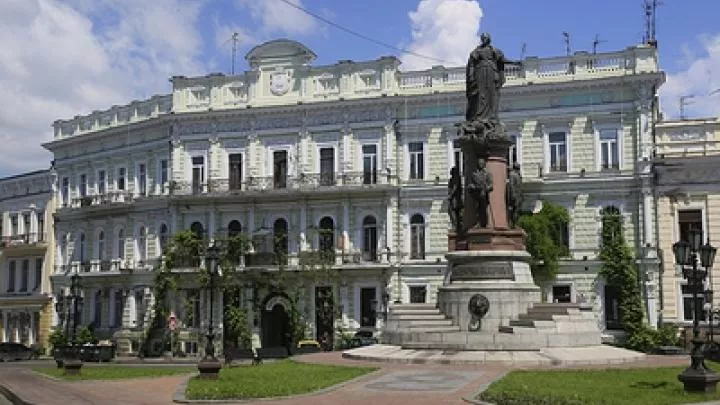 Мэр Одессы поддержал снос памятника основательнице города Екатерине II