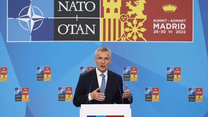 В НАТО заявили, что блок не угрожает безопасности России 