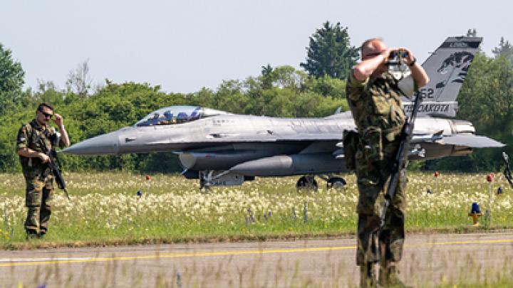 Истребители F-16 будут гореть, как Леопарды – Путин
