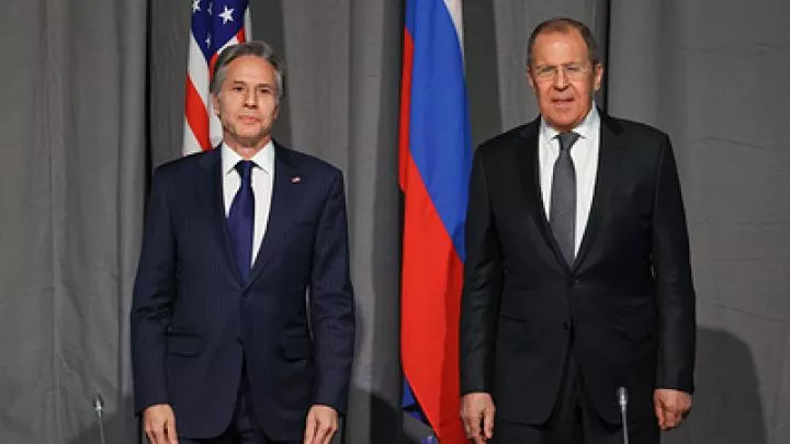 Блинкен в разговоре с Лавровым призвал РФ отвести войска от границ Украины