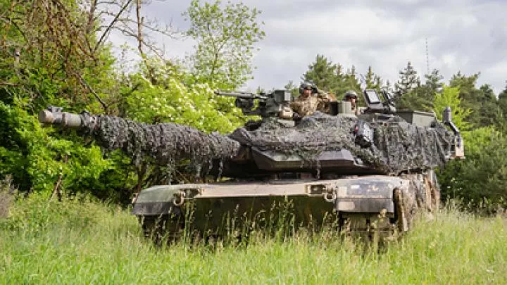 США и Великобритания обманули Польшу с поставками военной техники — Леонков