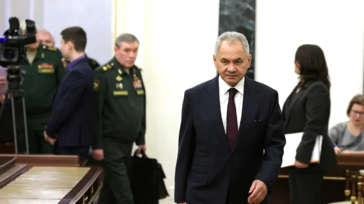 Шойгу хотели убить на кладбище. Беглый олигарх указал на особо подлого врага России: Это не украинцы