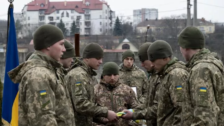Идите сами воюйте! Русскоязычный украинец из ВСУ возмутился нацизмом соотечественников