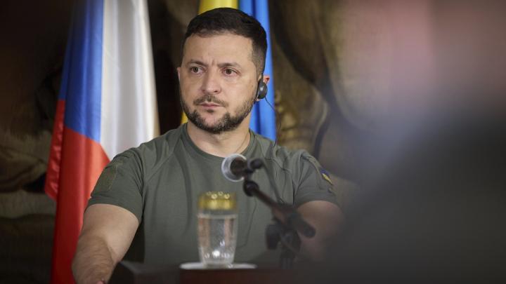 Зеленский устроил 95-ый квартал в стране с водевилем и трагедией одновременно – украинский аналитик