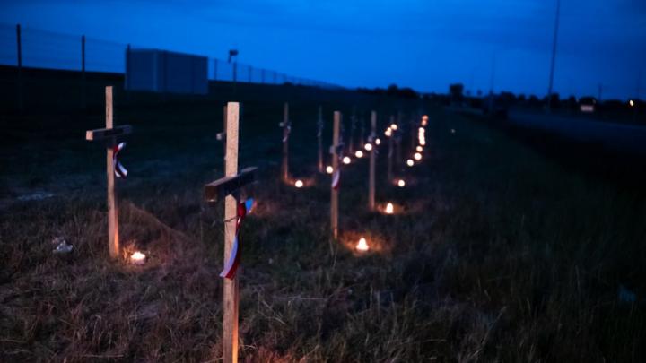 Польские националисты установили кресты в Медыке, чтобы украинцы покаялись за Волынь