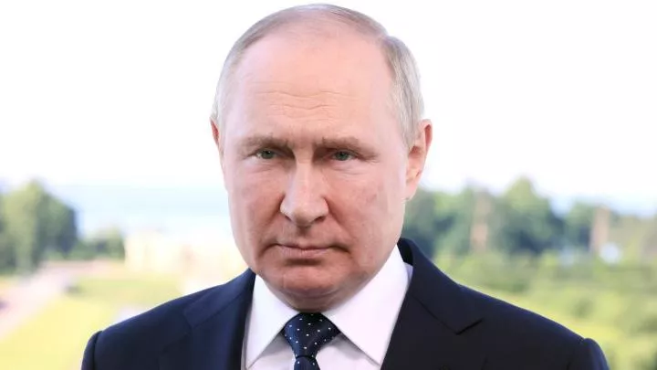 Путин прибыл на парад в честь Дня военно-морского флота России в Кронштадте